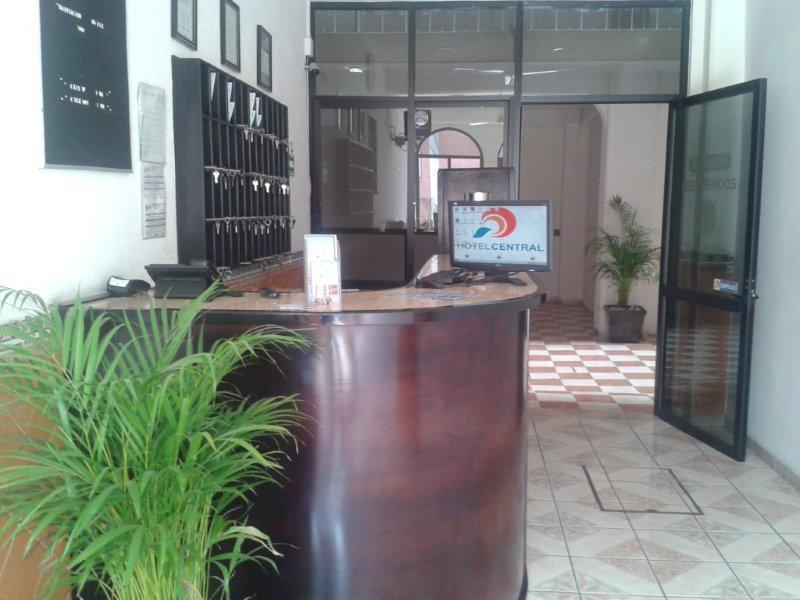 פואבלה Hotel Central מראה חיצוני תמונה