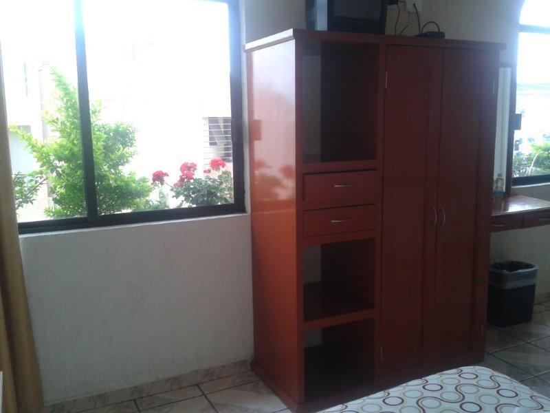 פואבלה Hotel Central מראה חיצוני תמונה