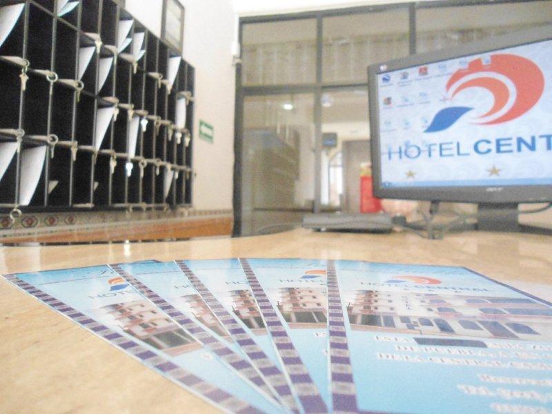 פואבלה Hotel Central מראה חיצוני תמונה