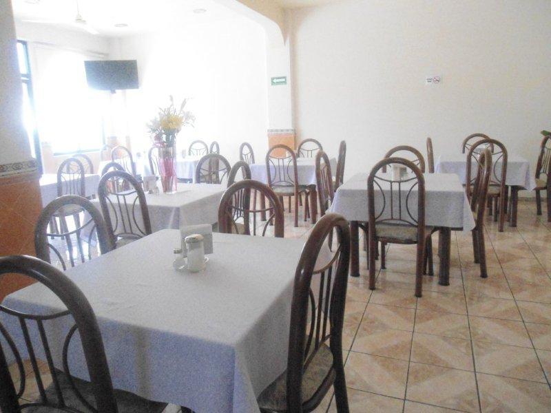 פואבלה Hotel Central מראה חיצוני תמונה