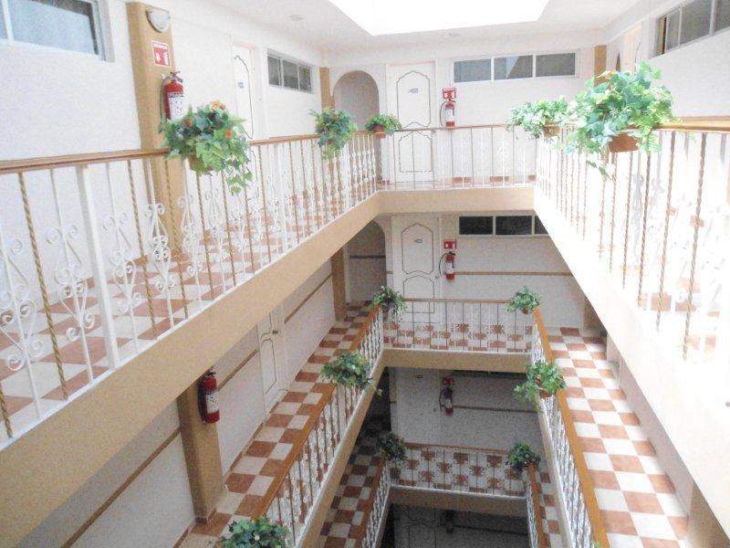 פואבלה Hotel Central מראה חיצוני תמונה